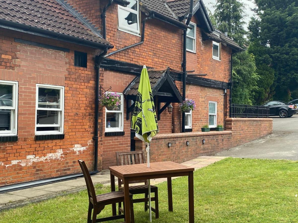 The Lodge At Carlton Tavern Free Parking York Extérieur photo