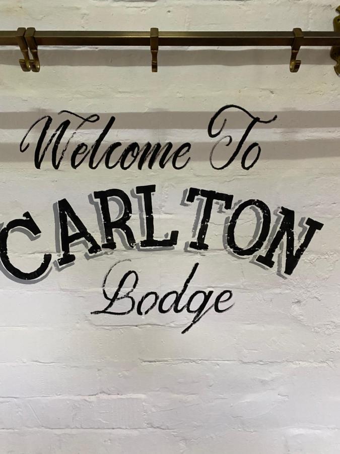 The Lodge At Carlton Tavern Free Parking York Extérieur photo