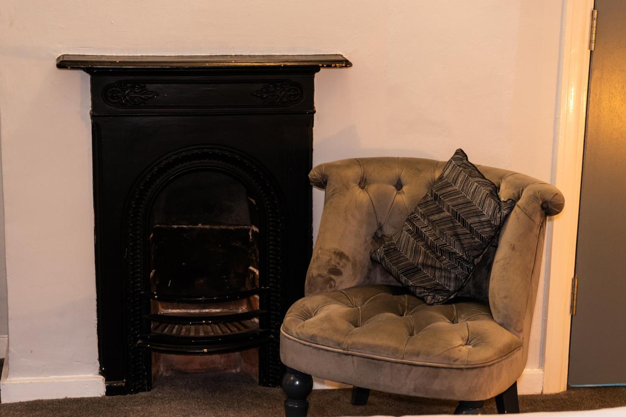 The Lodge At Carlton Tavern Free Parking York Extérieur photo