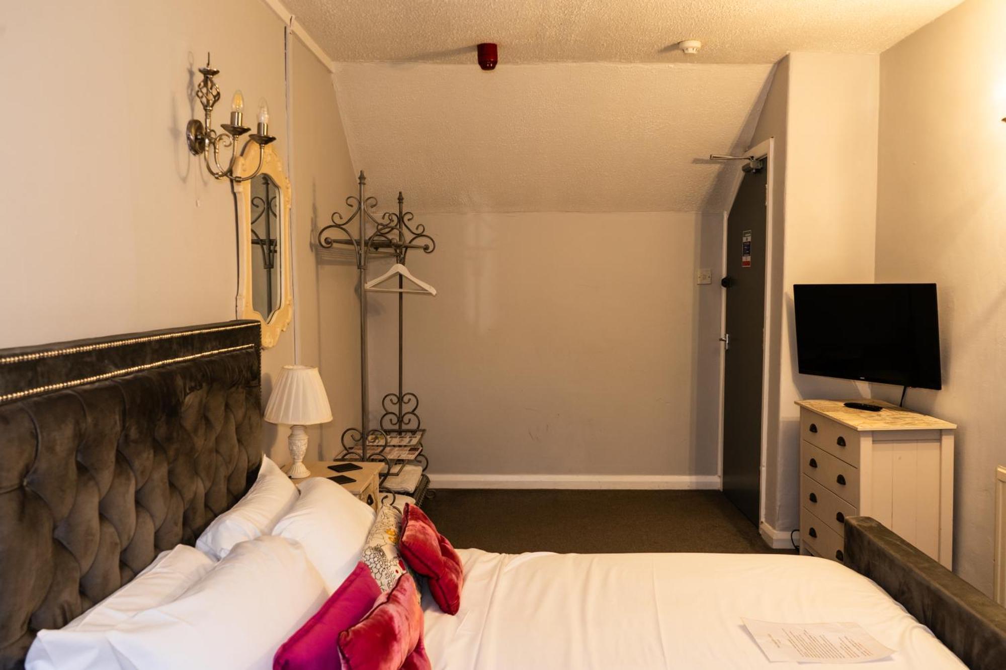 The Lodge At Carlton Tavern Free Parking York Extérieur photo