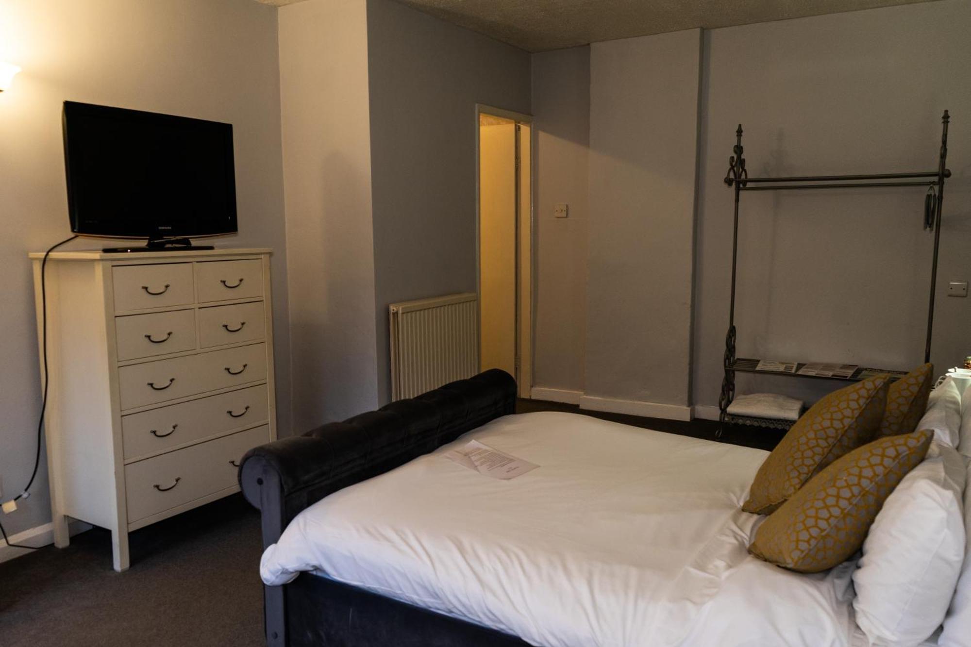 The Lodge At Carlton Tavern Free Parking York Extérieur photo