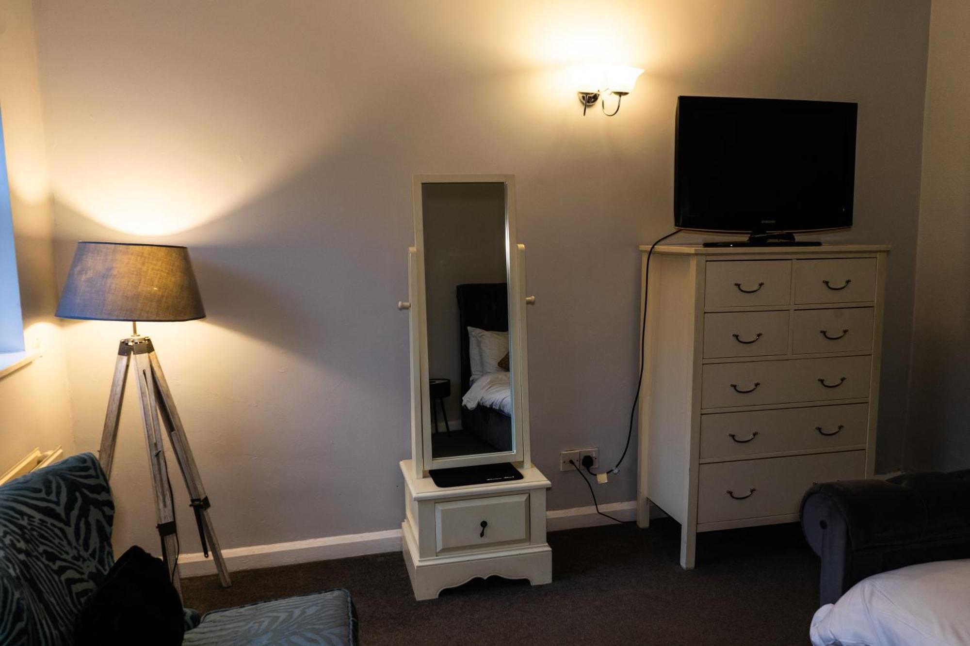 The Lodge At Carlton Tavern Free Parking York Extérieur photo